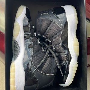 Jordan 11’s Black and white